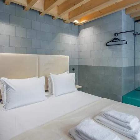 62 Design House *