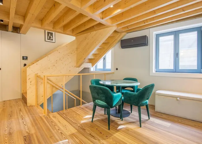 62 Design House Порту