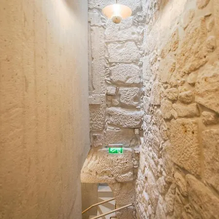 62 Design House - Bydixos