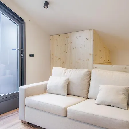 62 Design House *