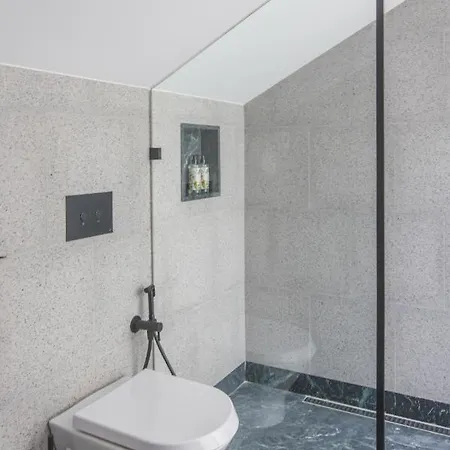 62 Design House Oporto