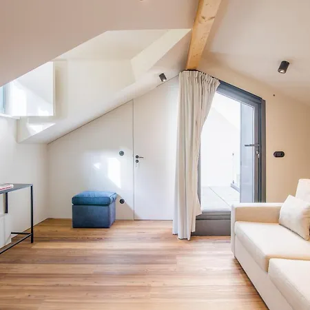 62 Design House ポルト