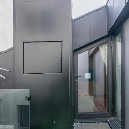 62 Design House *