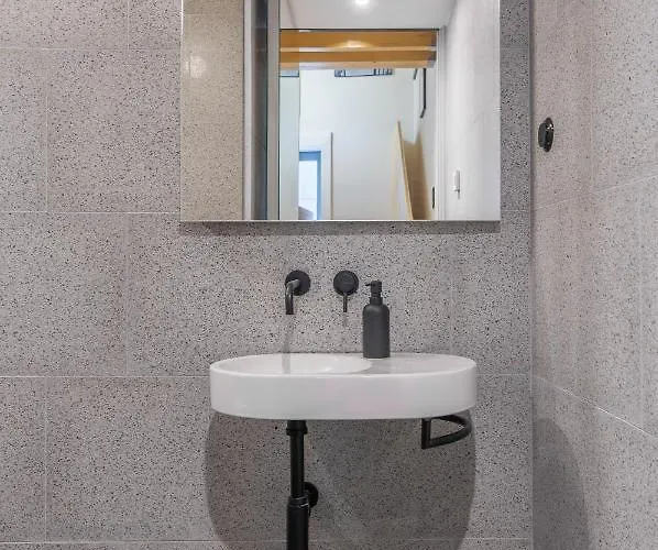 62 Design House דירה