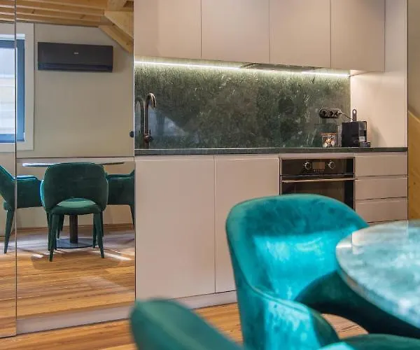 62 Design House דירה